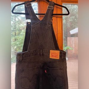 Levi’s women’s overalls size 28